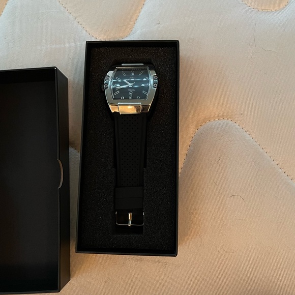 Bellany Men’s Watch accidentally bought two and I don’t need it just selling it. - Picture 1 of 5